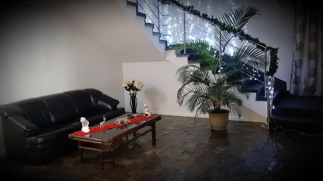 Ostello Casablanca Craiova Esterno foto