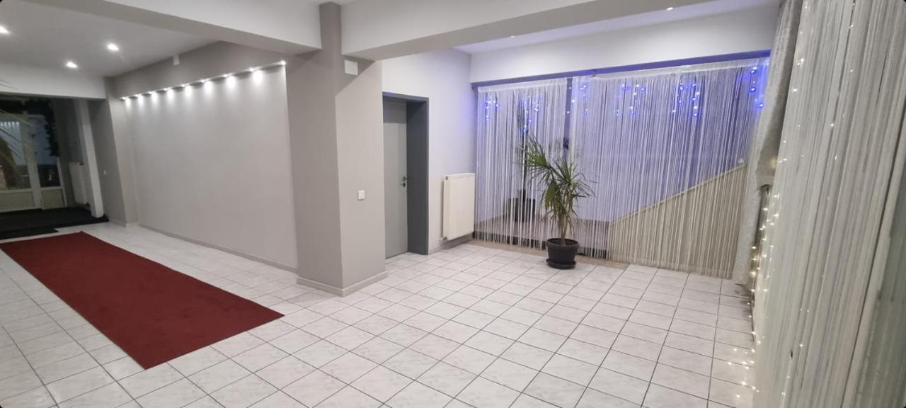 Ostello Casablanca Craiova Esterno foto