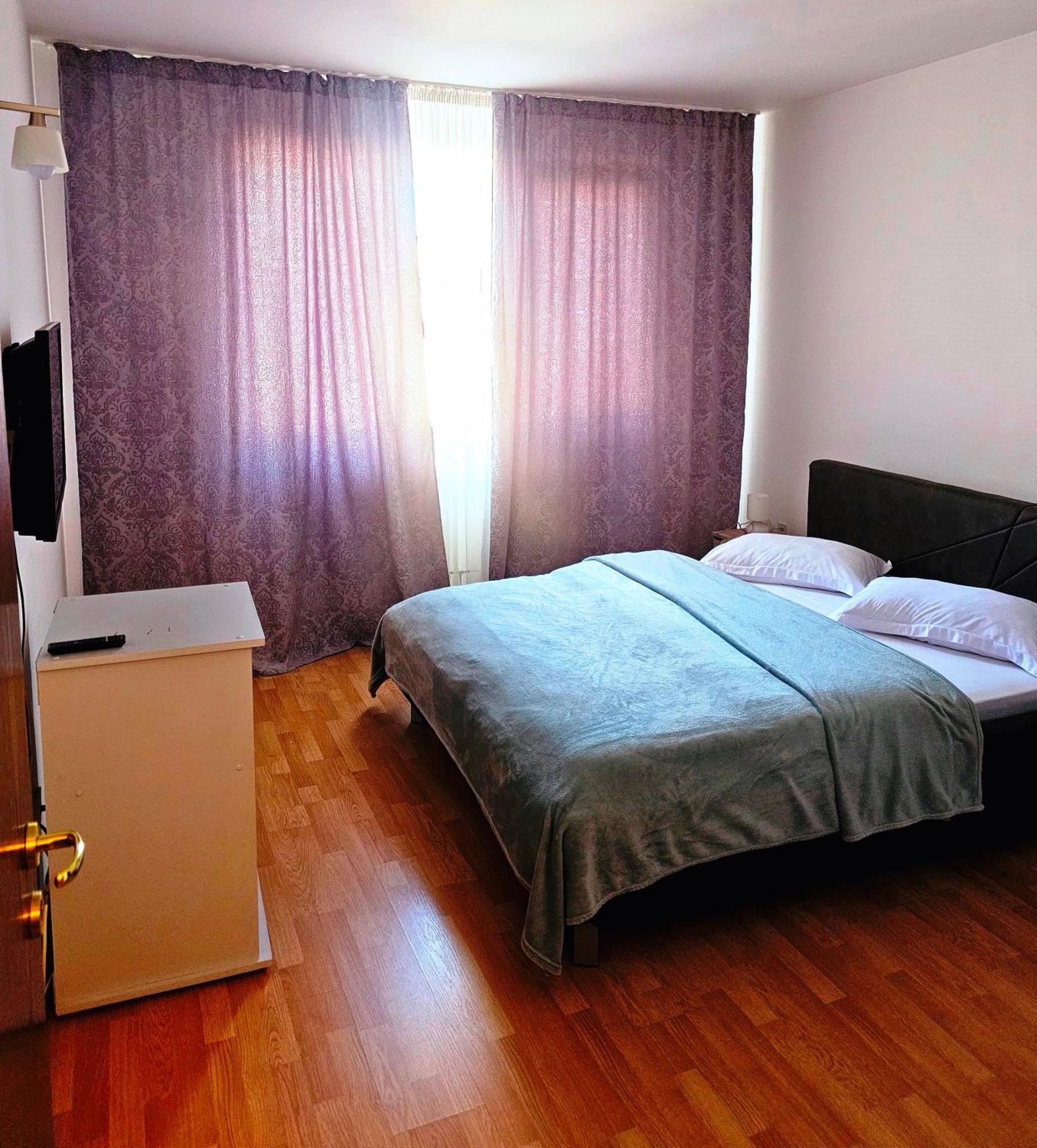 Ostello Casablanca Craiova Esterno foto